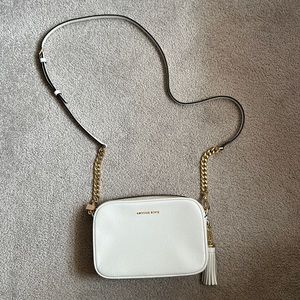 MICHAEL KORS JET SET MEDIUM CROSSBODY BAG